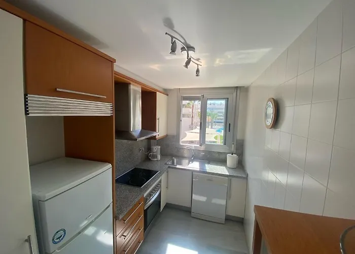 Apartment Elegance, 2 Dormitorios, Playa Y Centro A 5mn, By Bookindenia *